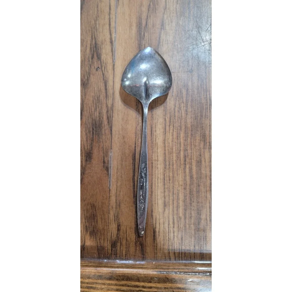 International Deep Silver floral heart shaped silver plated bon bon jelly server